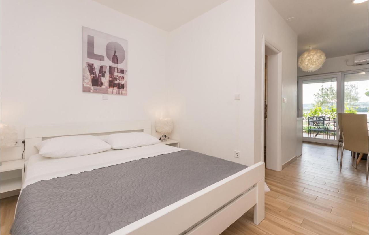 Apartments In Turanj, 20M From The Beach Sukosan Exterior photo
