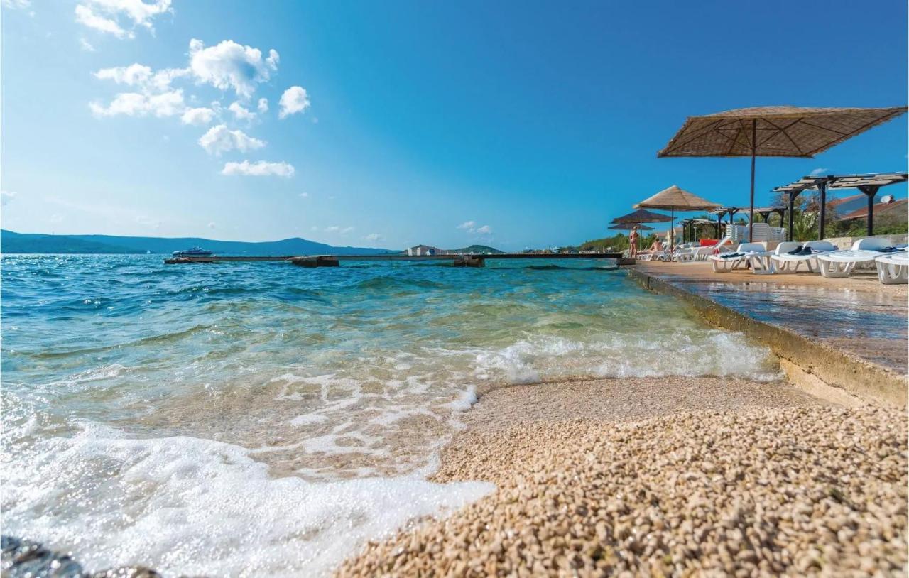Apartments In Turanj, 20M From The Beach Sukosan Exterior photo